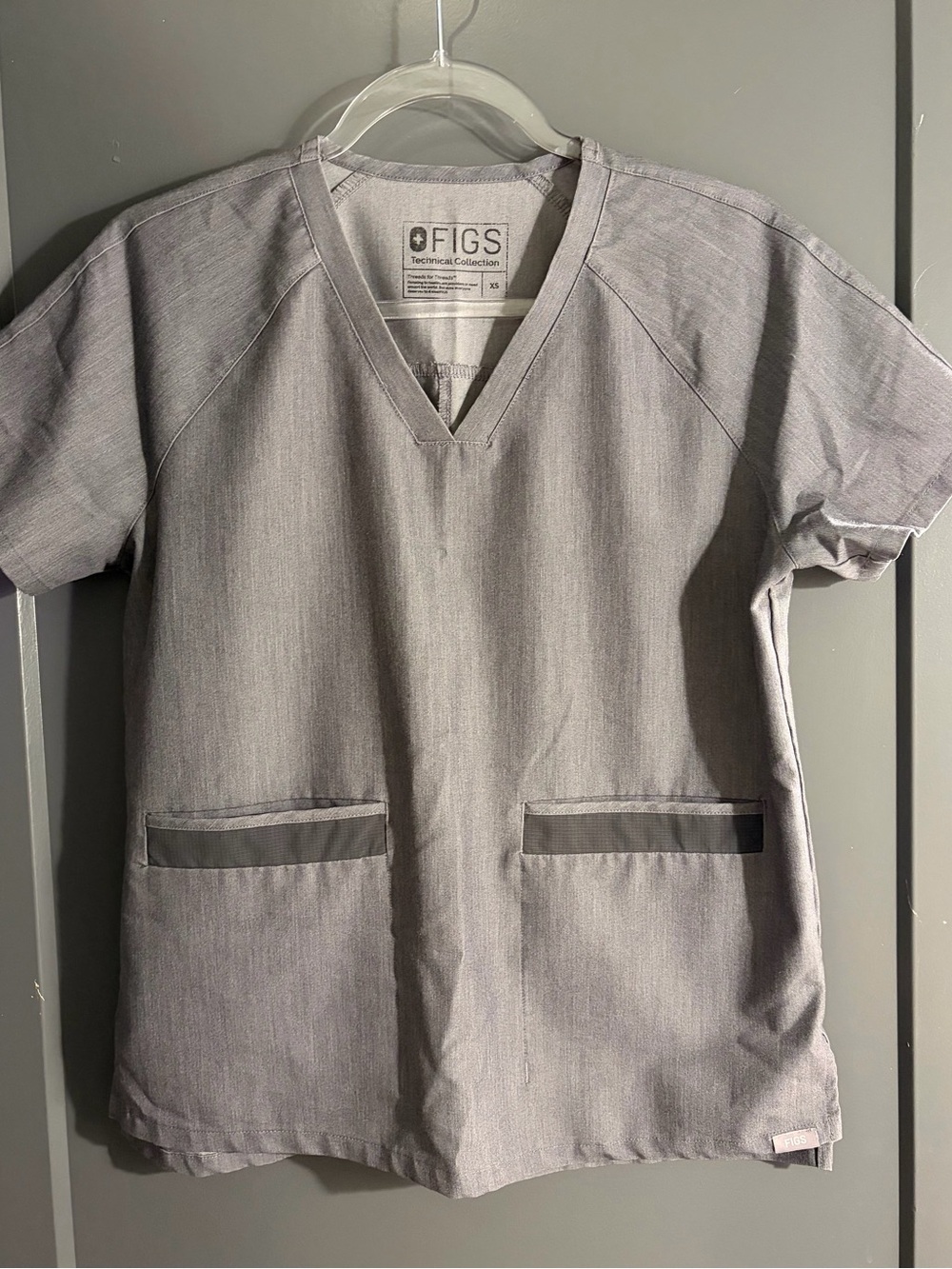 FIGS Catarina Scrub Top Graphite Gray XS